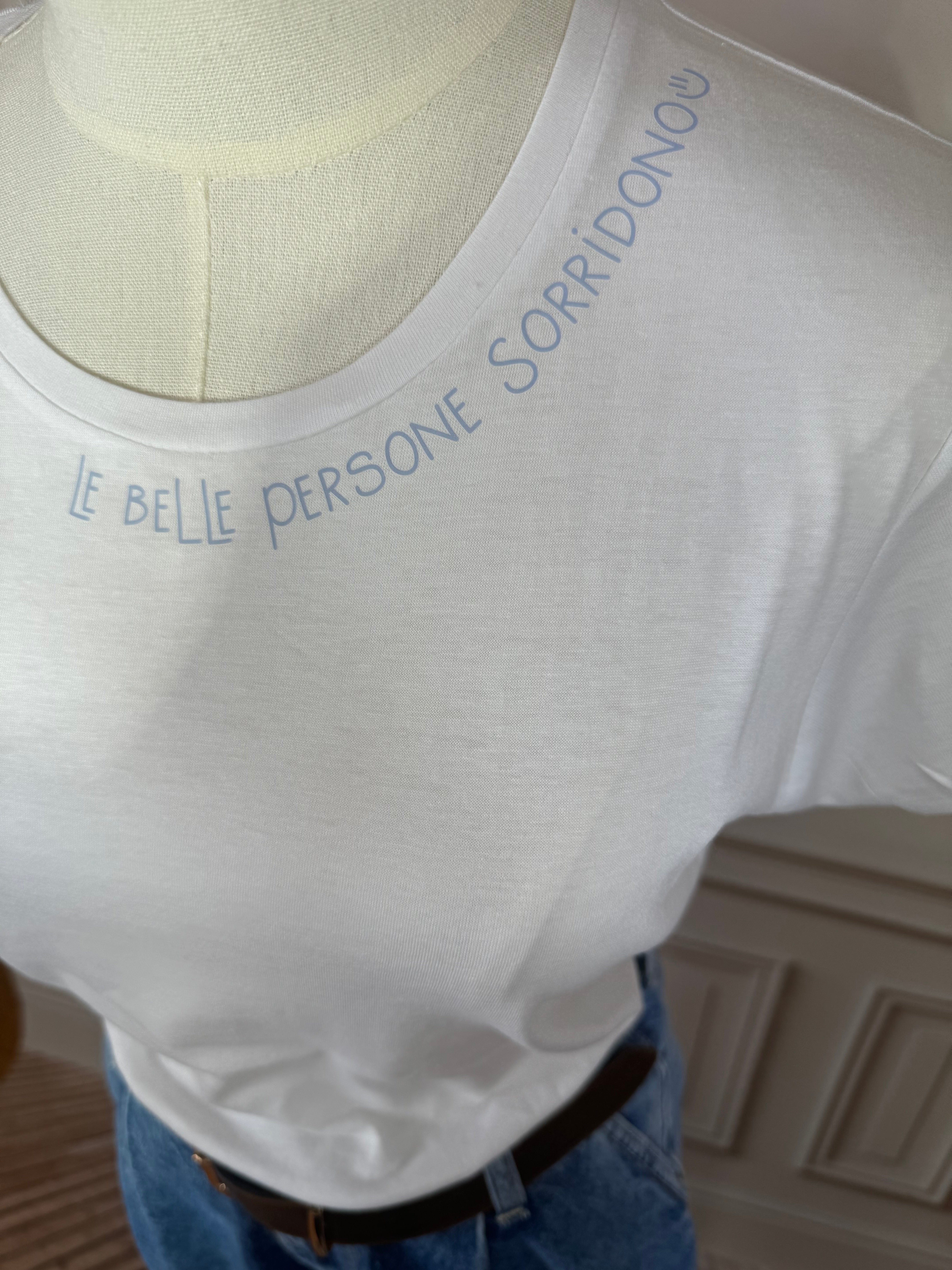 T shirt “le belle persone sorridono”